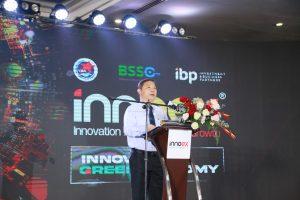 Tại sự kiện quốc tế InnoEx, ông Dương Anh Đức, Phó Chủ tịch UBND TP.HCM cho biết, hiện nay, nền kinh tế thế giới có nhiều biến động khó lường và Việt Nam cũng không đứng ngoài những biến động này. Những mô hình kinh doanh cũ đang chịu nhiều sức ép, đó là “thay đổi hay là chết”.
